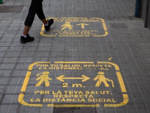 Encuentran coronavirus "viable" en el aire a casi 5 metros de un paciente