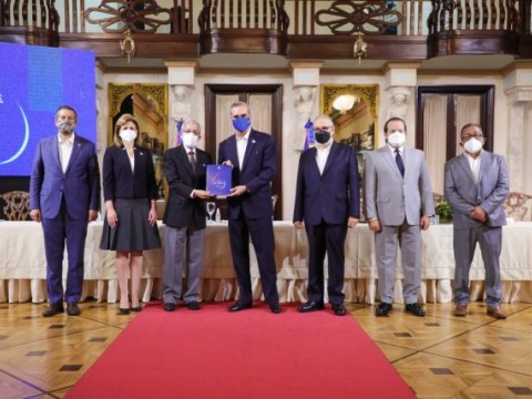 Pacto del Agua incluye construcci&oacute;n de nueve presas y 58 acueductos