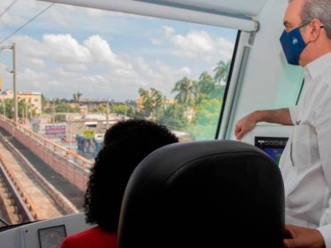 Gobierno abre la consulta para construcci&oacute;n del tren metropolitano de Santo Domingo y monorriel de Santiago