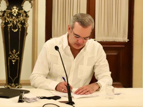 Presidente emite decreto declarando de alto inter&eacute;s la implementaci&oacute;n del Sistema Nacional de Movilidad Escolar