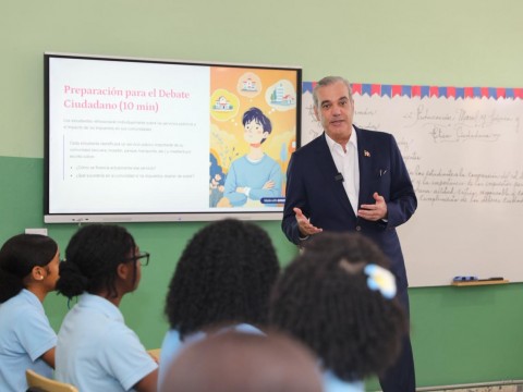 Presidente Abinader da seguimiento a la docencia de Educaci&oacute;n Moral, C&iacute;vica y &Eacute;tica Ciudadana y destaca su aporte a la formaci&oacute;n de mejores ciudadanos y dominicanos