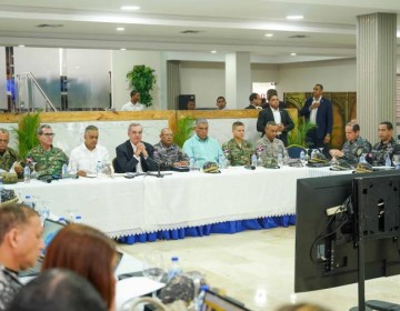 Abinader aumenta pensiones de polic&iacute;as desde RD$139 hasta RD$2,500