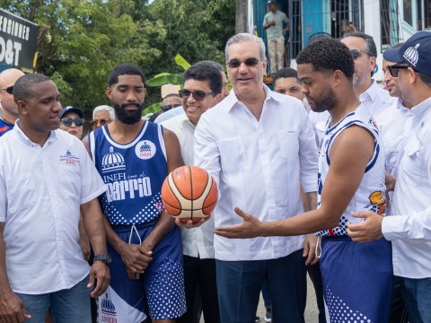 Presidente Abinader inaugurar&aacute; dos centros educativos y conceder&aacute; Medalla al M&eacute;rito de la Mujer Dominicana en Santiago; entregar&aacute; 1,800 t&iacute;tulos de propiedad en Valverde este fin de semana