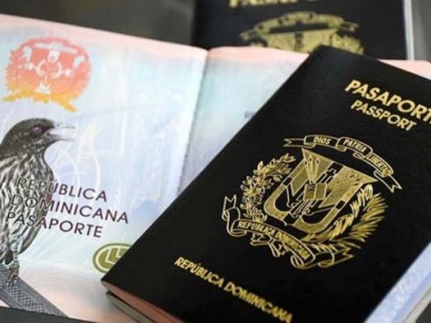 Abinader dice servicio de pasaportes mejorar&aacute; significativamente en los pr&oacute;ximos meses
