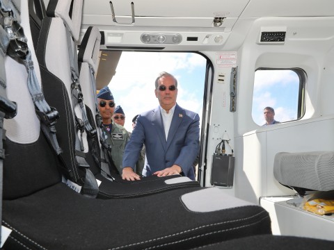 Presidente Abinader encabeza ceremonia recibimiento dos nuevas helic&oacute;pteros en la FARD
