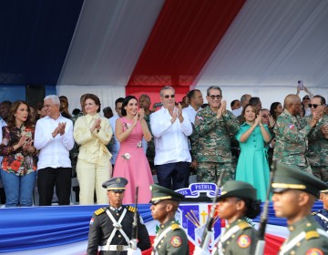 Presidente Abinader encabeza desfile militar por el 180 aniversario de la Independencia Nacional