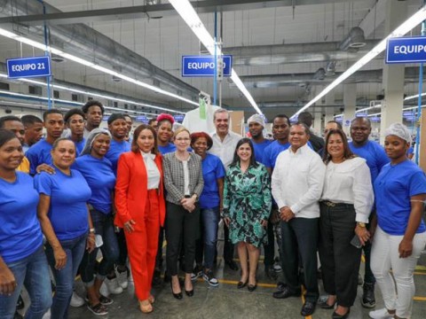 Abinader encabeza la inauguraci&oacute;n de dos proyectos comerciales