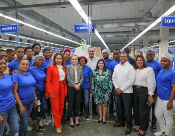Abinader encabeza la inauguraci&oacute;n de dos proyectos comerciales