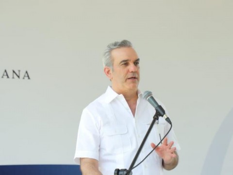 Abinader y Raquel Pe&ntilde;a entregar&aacute;n 14 obras y apartamentos en seis provincias