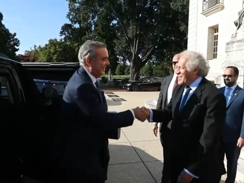Presidente Abinader llega a la sede de la OEA para su participaci&oacute;n en la 27.&ordf; Conferencia Anual del Banco de Desarrollo e Am&eacute;rica Latina y el Caribe (CAF)