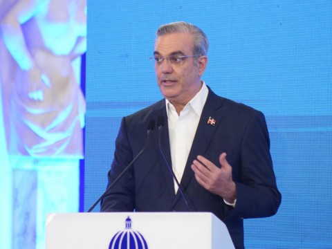 Abinader responde a Diosdado: "No hemos comprado medio gal&oacute;n de petr&oacute;leo a Venezuela desde que soy presidente&rdquo;