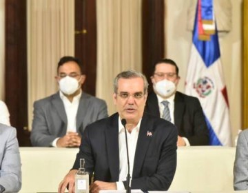 Abinader revela que sus hijas tambi&eacute;n est&aacute;n &ldquo;cansadas&rdquo; del toque de queda