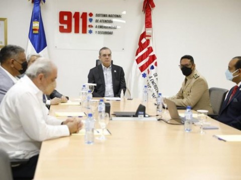 Presidente Abinader sostiene reuni&oacute;n de dos horas en Sistema 9-1-1 y dice que "todo est&aacute; bien"