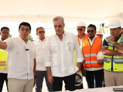 Abinader supervisa avances ampliaci&oacute;n del Acueducto Barrera de Salinidad