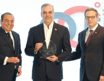 Abinader valora aportes del sector de la construcci&oacute;n en RD