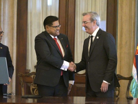 Surinam ofrece a RD oportunidad de invertir en petr&oacute;leo