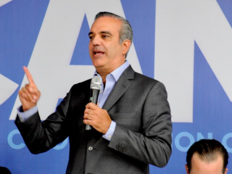 Luis Abinader dice "no tener prisa" para elegir su compa&ntilde;ero de Boleta 