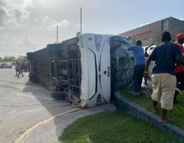 Conductor de autob&uacute;s que se volc&oacute; en B&aacute;varo con turistas iba bajo efectos de coca&iacute;na, seg&uacute;n MP