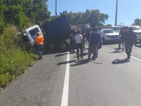 Accidente m&uacute;ltiple en la autopista Duarte dej&oacute; cuatro muertos y 10 heridos