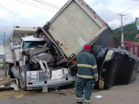 Al menos 10 heridos en un accidente m&uacute;ltiple en la autopista Joaqu&iacute;n Balaguer