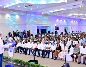 Raquel Pe&ntilde;a asiste a acto juramentaci&oacute;n nuevo Comit&eacute; Ejecutivo de Fenatrado