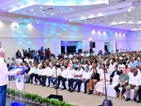 Raquel Pe&ntilde;a asiste a acto juramentaci&oacute;n nuevo Comit&eacute; Ejecutivo de Fenatrado