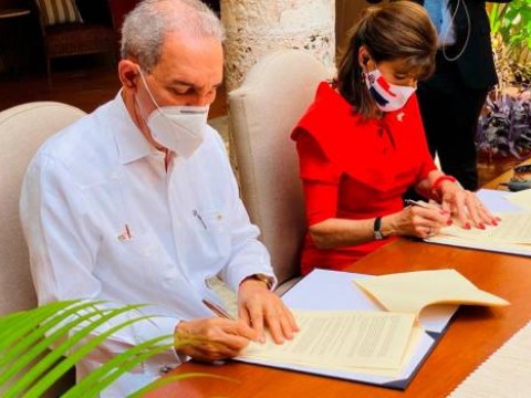 Gobierno y embajada de EE.UU en el pa&iacute;s renuevan acuerdo para programa de becas Fulbright