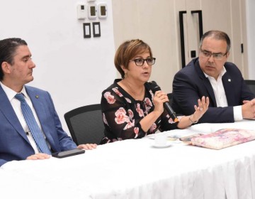Comisi&oacute;n bicameral y miembros de Adafp debaten pros y contras de la Ley 87-01