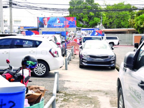 ADN advierte no permitir&aacute; a dealers y talleres uso indebido de calles y aceras