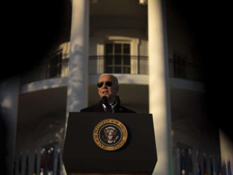 "Amor es amor", dice Biden al promulgar la ley que protege el matrimonio homosexual
