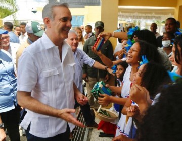 Presiente Luis Abinader sostendr&aacute; conversatorio con estudiantes, encabezar&aacute; graduaci&oacute;n de j&oacute;venes del programa 14/24