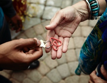 Para proteger a los nuevos hu&eacute;spedes, Airbnb promueve los beneficios de reservar a trav&eacute;s de la plataforma