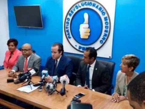 Al menos 60 precandidatos renuncian a participar en primarias del PRM