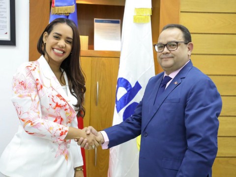 Gerente general de EDEEste recibe visita de alcaldesa electa de Santo Domingo Norte