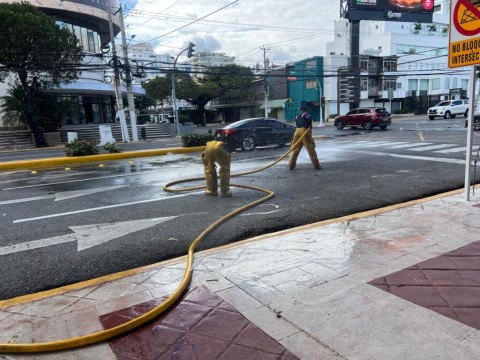 Alcald&iacute;a del DN refuerza operativos de limpieza por festividades de A&ntilde;o Nuevo