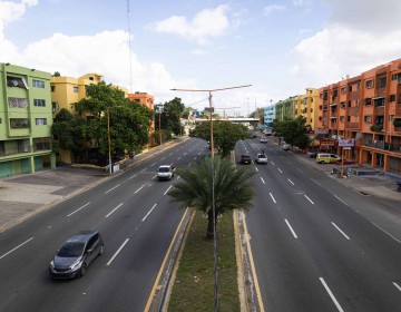 Alcald&iacute;a embellece con pintura edificios de la Santo Domingo
