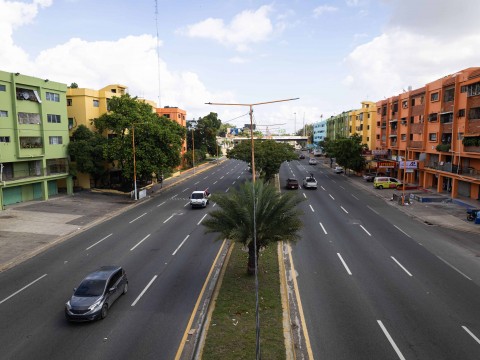 Alcald&iacute;a embellece con pintura edificios de la Santo Domingo