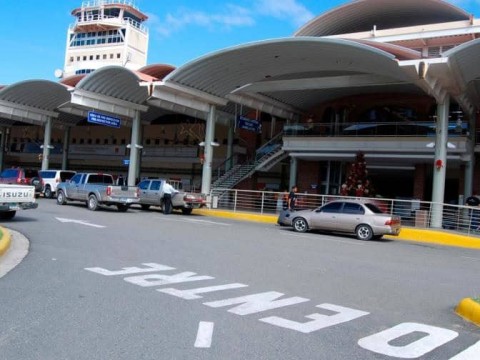 Varios heridos durante incidente entre civiles y agentes de Digesett en el aeropuerto del Cibao