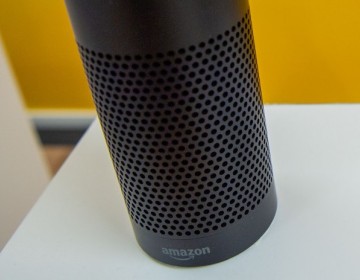 Alexa permite borrar las conversaciones que graba de sus usuarios pero almacena e impide borrar sus transcripciones