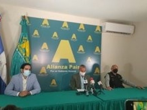 Legisladores de Alianza Pa&iacute;s renuncian al "barrilito"