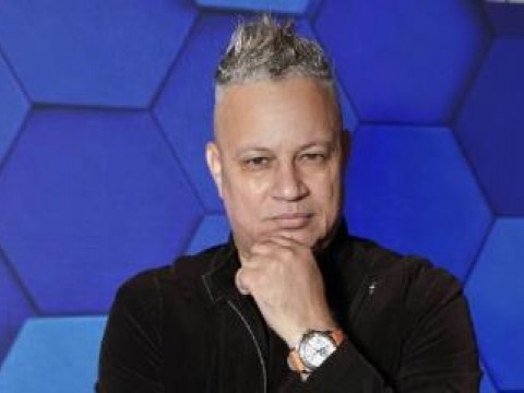 Mariano Aljadaqui: el muchacho de los 90 que se mantiene volando alto en el pop-rock