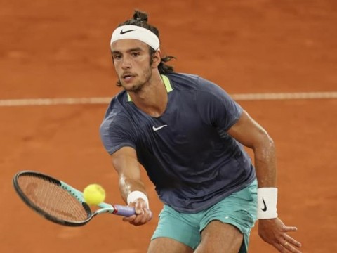 Victoria sufrida de Ruud y derrota sorpresiva de Rublev en Hamburgo