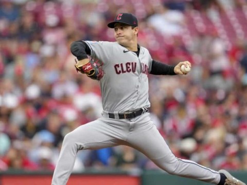 Allen y Calhoun gu&iacute;an a Guardianes hacia triunfo sobre los Rojos