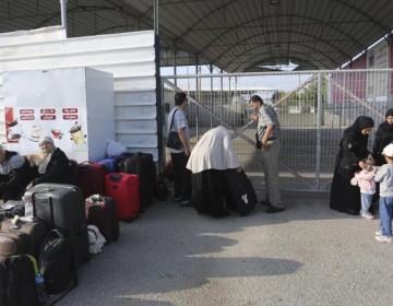 Se permite salir de Gaza a algunos extranjeros y a palestinos heridos