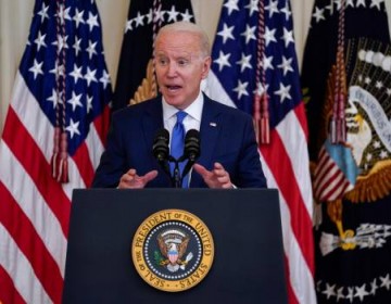 Presidente Biden sopesa vacunaci&oacute;n obligatoria de empleados federales en EE.UU