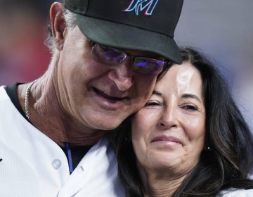 Mattingly gana su &uacute;ltimo juego como manager de Marlins