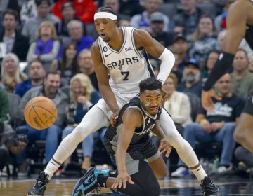  Fox anota 28, Kings superan a Spurs y encadenan quinto triunfo