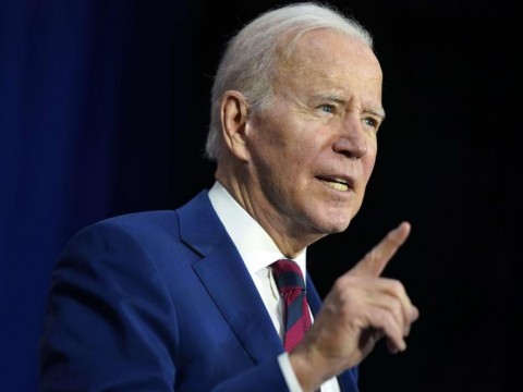 Biden da el visto bueno a la ley para desclasificar los documentos sobre el COVID-19
