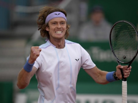 Rublev empieza con victoria ante Molcan