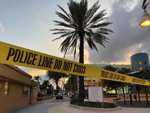 Cuatro menores entre los nueve heridos por una pelea a tiros en una playa de Florida